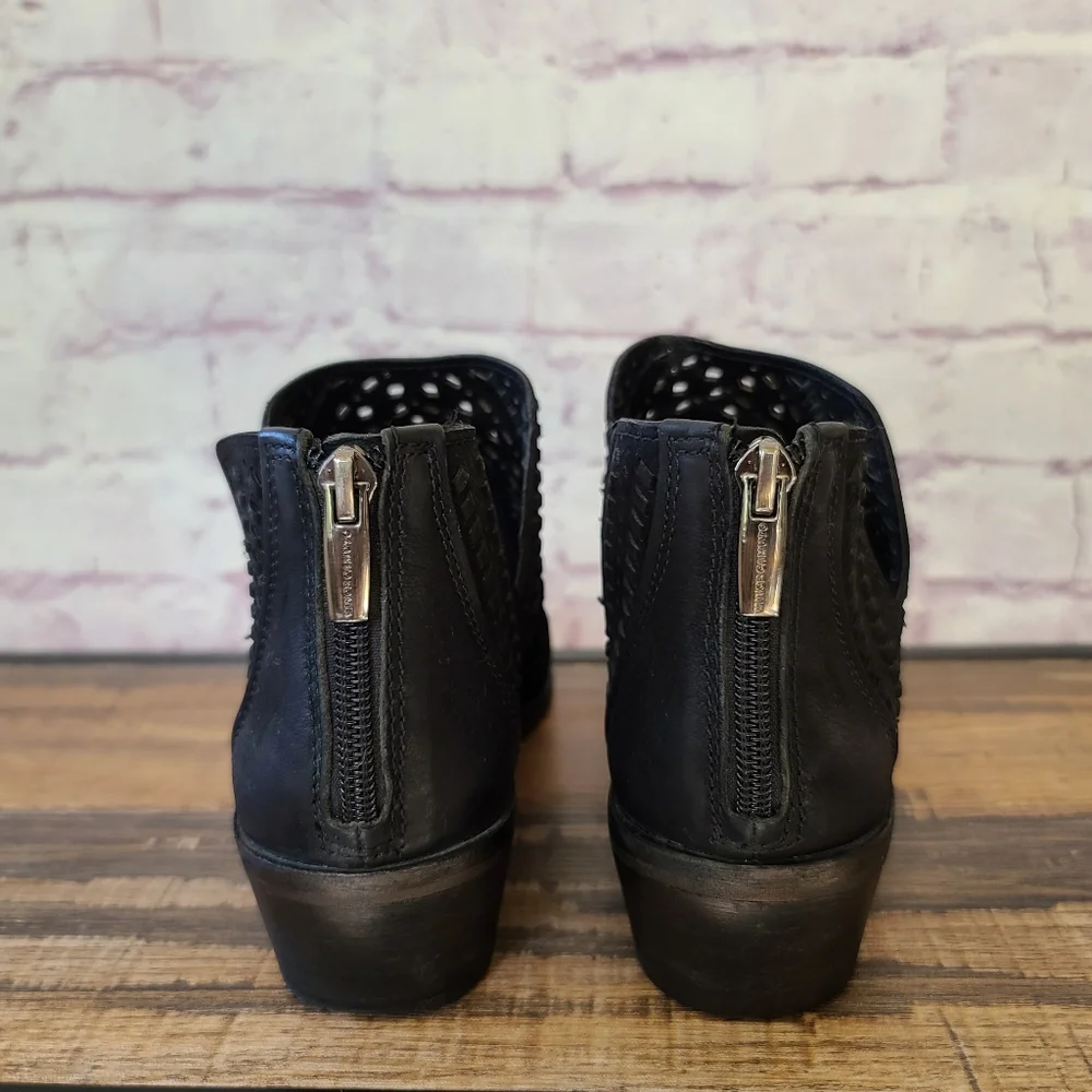 Vince Camuto Black Leather Cutout Chelsea Ankle Bootie Western Boho 8.5M